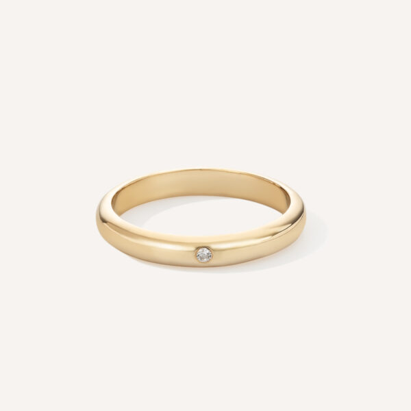 Aliança de 3mm minimalista feita a mão em ouro 18k com diamantes para casamentos