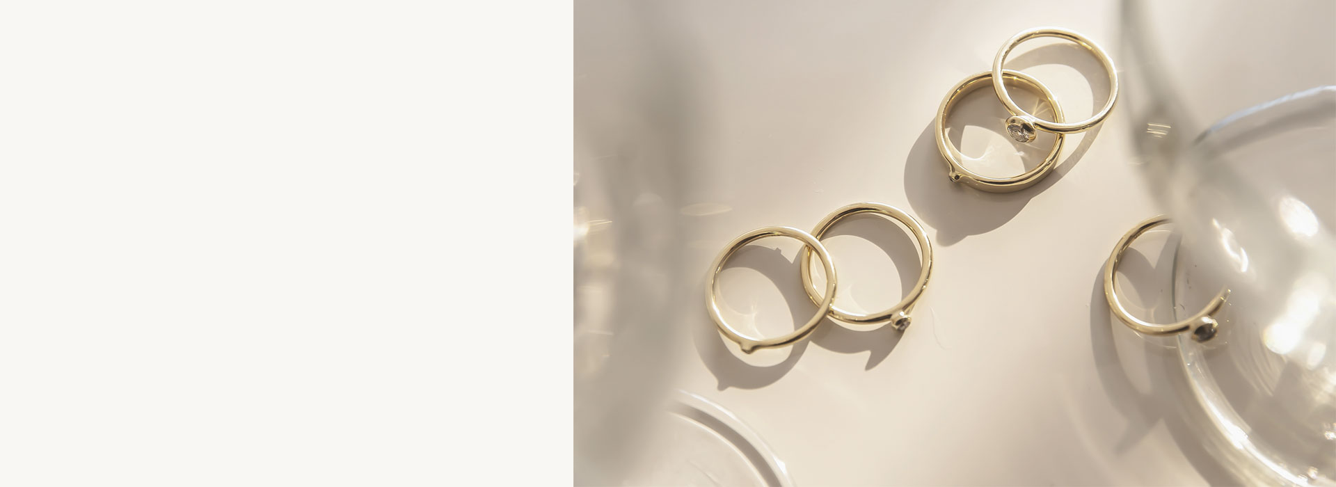 Alianças, Anéis, Solitário da coleção Nordic para noivados, casamentos e como acessórios. Feitos em ouro 18 quilates, diamantes de diversos tamanhos e com pedra de 0,22ct.